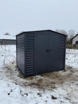 Aranżacja: Wzmacniany domek narzędziowy metalowy Dettel Plus 240x180x205cm - drzwi na zawiasach - Antracite A16