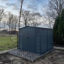 Aranżacja: Wzmacniany domek narzędziowy metalowy Dettel Plus 240x240x205cm - drzwi na zawiasach - Antracite A16