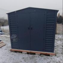 Aranżacja: Wzmacniany domek narzędziowy metalowy Dettel Plus 240x240x205cm - drzwi na zawiasach - Antracite A16