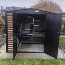 Aranżacja: Wzmacniany domek narzędziowy metalowy Dettel Plus 240x240x205cm - drzwi na zawiasach - Wooden