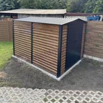Aranżacja: Wzmacniany domek narzędziowy metalowy Dettel Plus 240x300x205cm - drzwi na zawiasach - Wooden