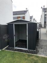 Aranżacja: Yardmaster 67 AEYZ domek na narzędzia metalowy 2x2 Anthracite (4,4m2)