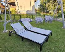 Aranżacja: Zestaw Aluminiowych leżaków ogrodowych na kółkach Ahelo - Silver + Black 2 szt.