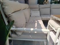 Aranżacja: Zestaw mebli ogrodowych z narożnikiem modułowym, fotelem i pufami - Doros Corner XL - Polywood Cream