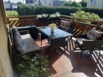 Aranżacja: Zestaw mebli ogrodowych z wysokim stołem, sofą 175cm i fotelami Perata Dining Anthracite
