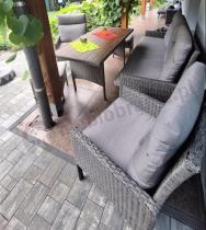 Aranżacja: Zestaw mebli ogrodowych z wysokimi oparciami, stołem polywood, sofą 175cm Lirata Dining Antracytowy