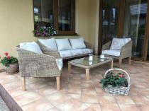 Designerskie meble z drewnianymi nogami Gambito Melange Brown Ivory