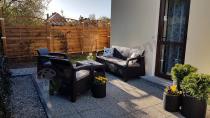 Komplet ogrodowy plastikowy Corfu z rattanowym wzorem z doniczkami