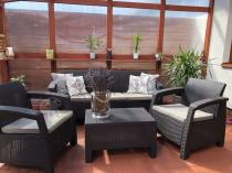 Meble ogrodowe Corfu Set Max w ogrodzie zimowym