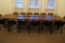 Stół konferencyjny dla 14 osób w kolorze mahoń