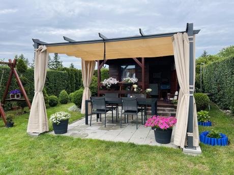 Aluminiowa pergola ogrodowa 3x4 z zasłonami Kirn 2.0 Beż