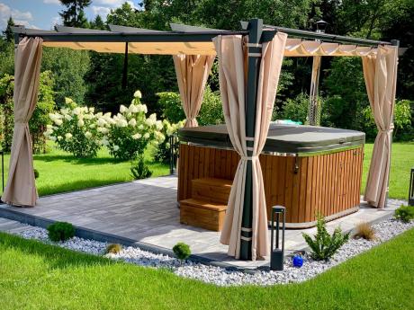 Aluminiowa pergola ogrodowa z zasłonami 4x4 Kirn 2.0 Beż