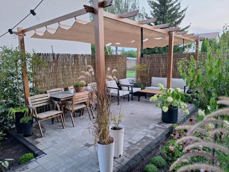 Aluminiowa pergola z przesuwnym materiałowym dachem Kirn 2.0 3x5,5 - Cream Wood