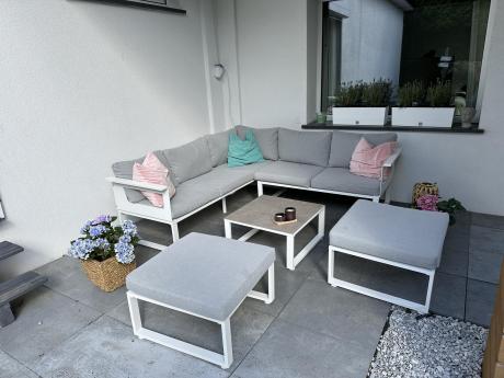 Biały narożnik tarasowy 201x201cm z pufami - Montery