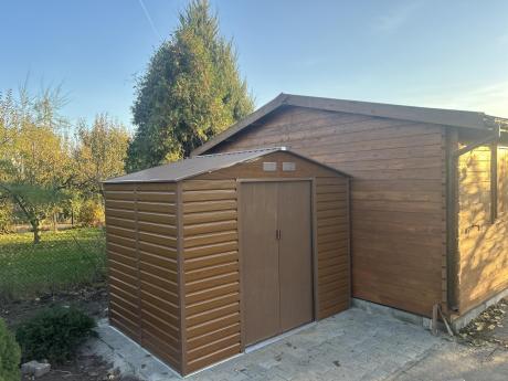 Domek narzędziowy metalowy drewnopodobny Dummer 277x195x221cm (4,8m2) – Wood