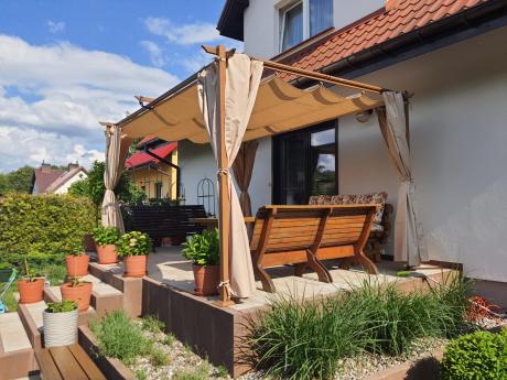 Drewnopodobna pergola ogrodowa 3x4 Niro z zasłonami - Cream Wood