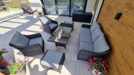 Grafitowe meble technorattanowe z sofą 180cm i wysokim stołem Novici Dining