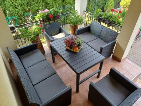 Grafitowy zestaw mebli ogrodowych z podnoszoną ławą Meblobranie KTL7