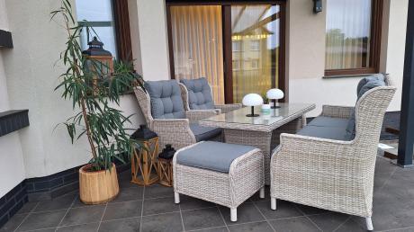 Komplet mebli tarasowych z regulowanymi fotelami Laritto Dining - Creme