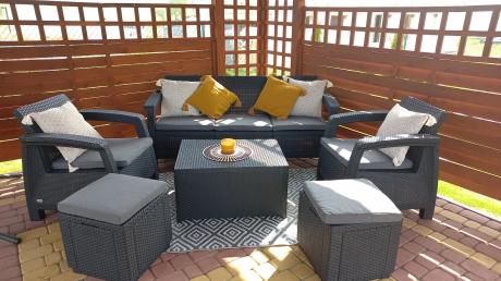 Komplet ogrodowy Corfu Set Box Max z pufami