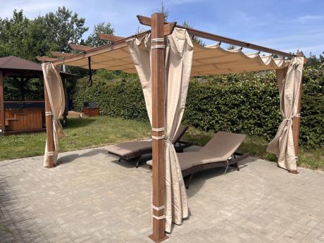 Pergola ogrodowa z materiałowym dachem i zasłonami Kirn 2.0 4x4 Aluminium - Cream Wood