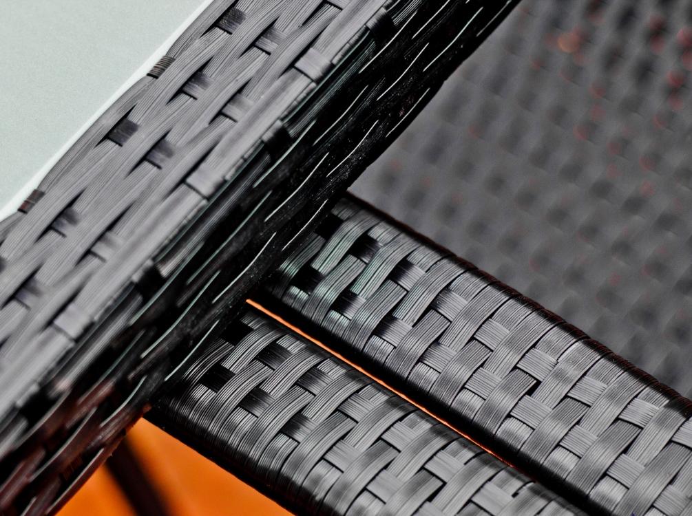 Zbliżenie na meble stołowe Avvicente