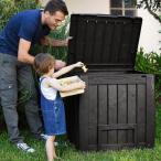 Kompostownik ogrodowy Keter Deco Composter z podstawą w ogrodzie