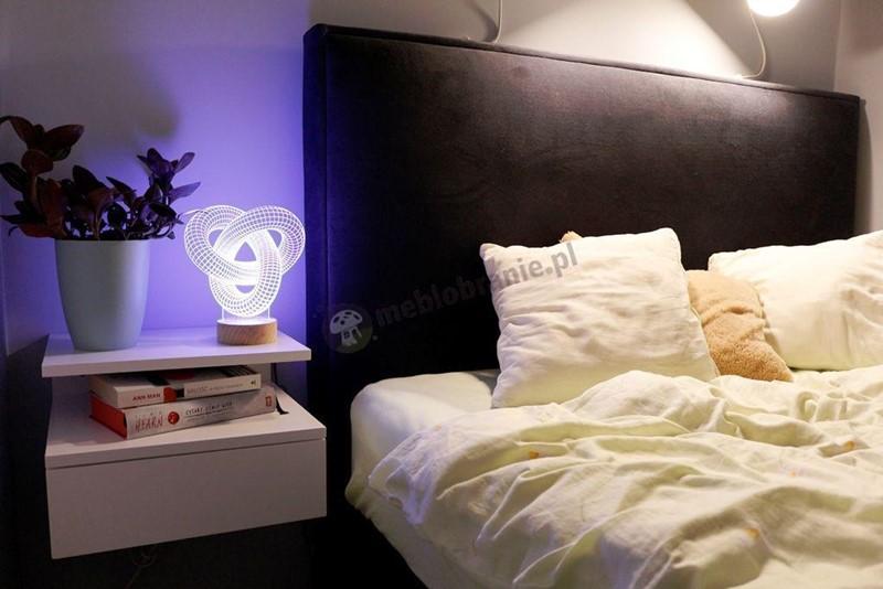 szafka nocna Ashlan biała przy łóżku