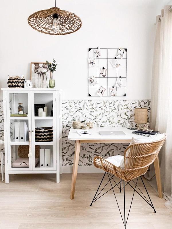 Stół Raven jako biurko