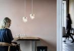 Lampa biała acorn biała mosiądz aranżacja 