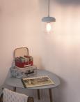 Biała lampa acorn miedż aranżacja