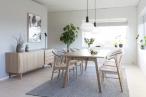 Interstil York stylowe białe krzesło z plecionym siedziskiem
