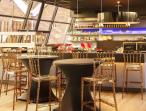 Hoker barowy przezroczysty Amber Oper Bar 75 - aranżacja