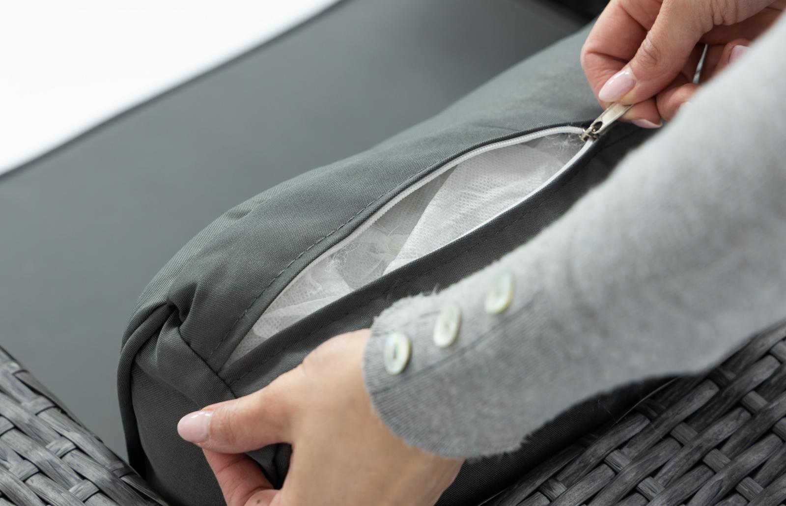 wypełnienie poduszki ogrodowej szarej