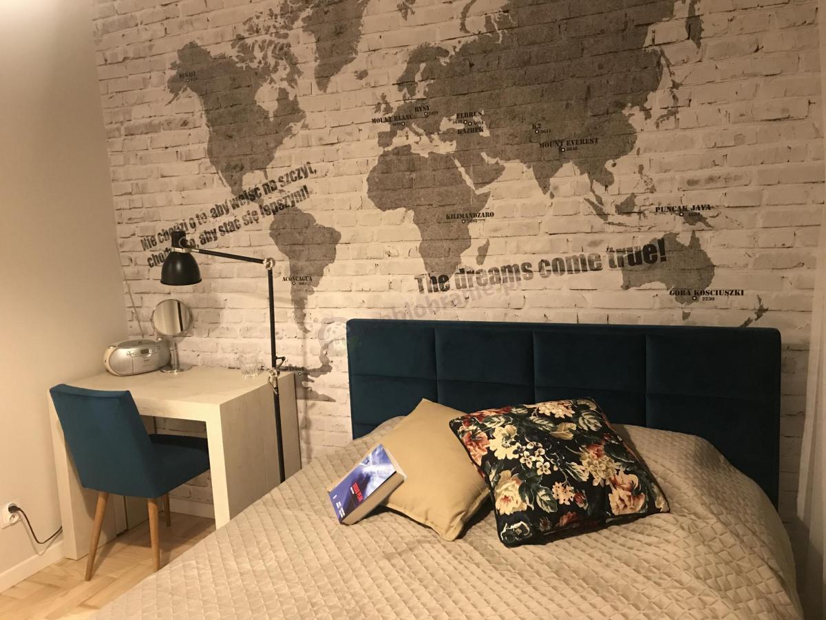 Rozkładany stół 2w1 biurko Werner - aranżacja