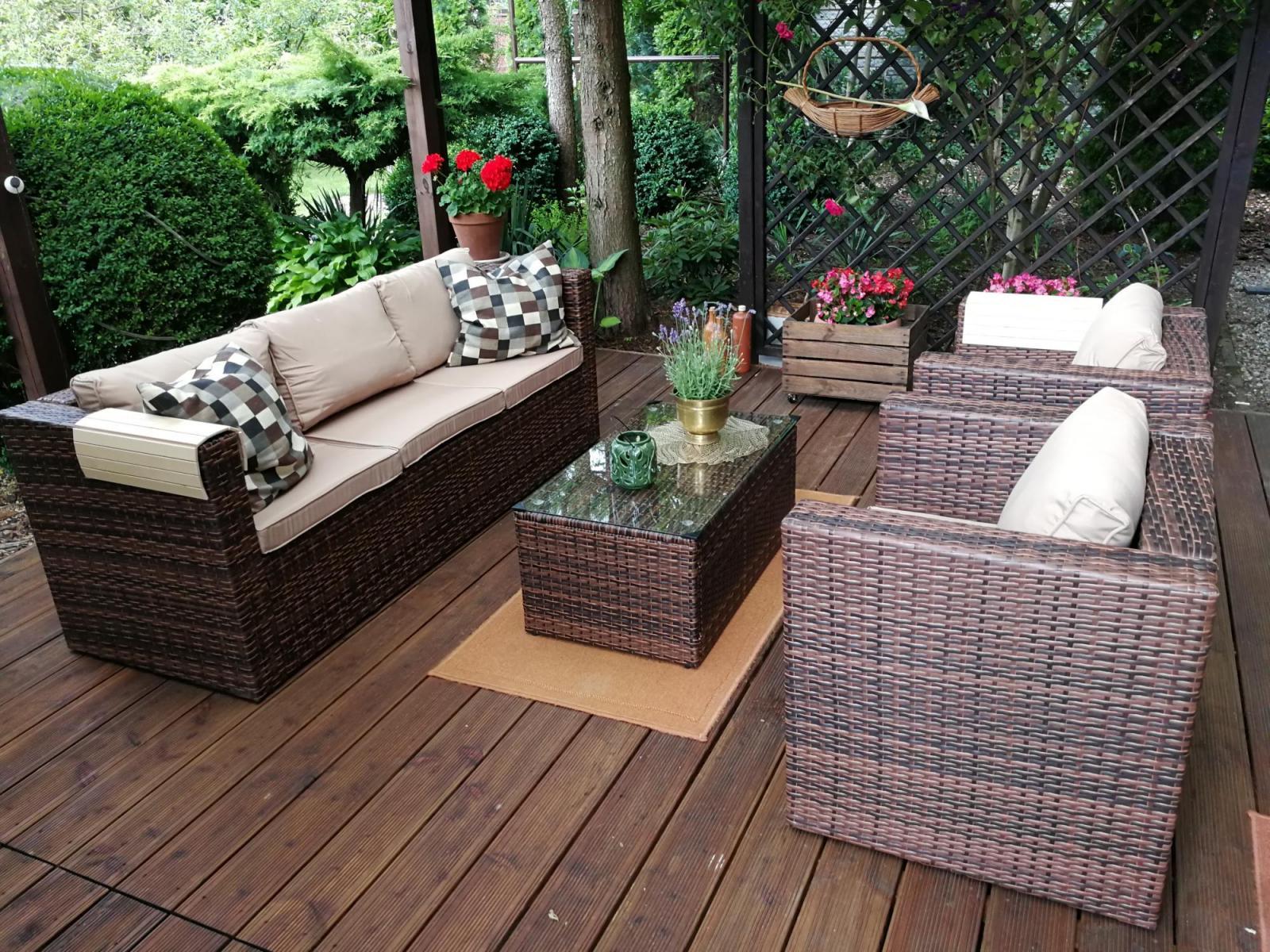 brązowe meble tarasowe technorattanowe