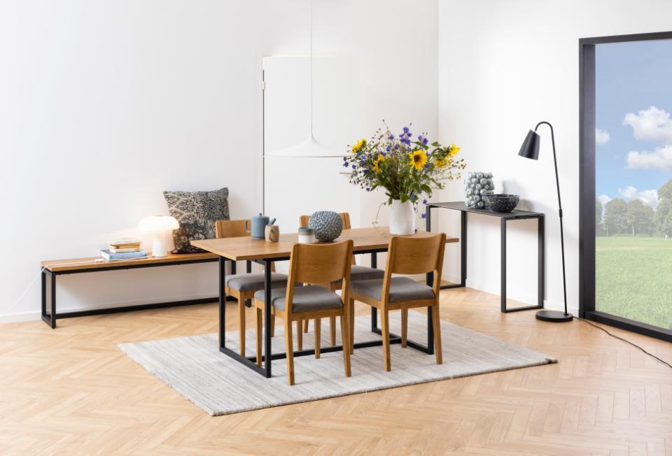 ławka Dalarna Actona jako niska półka