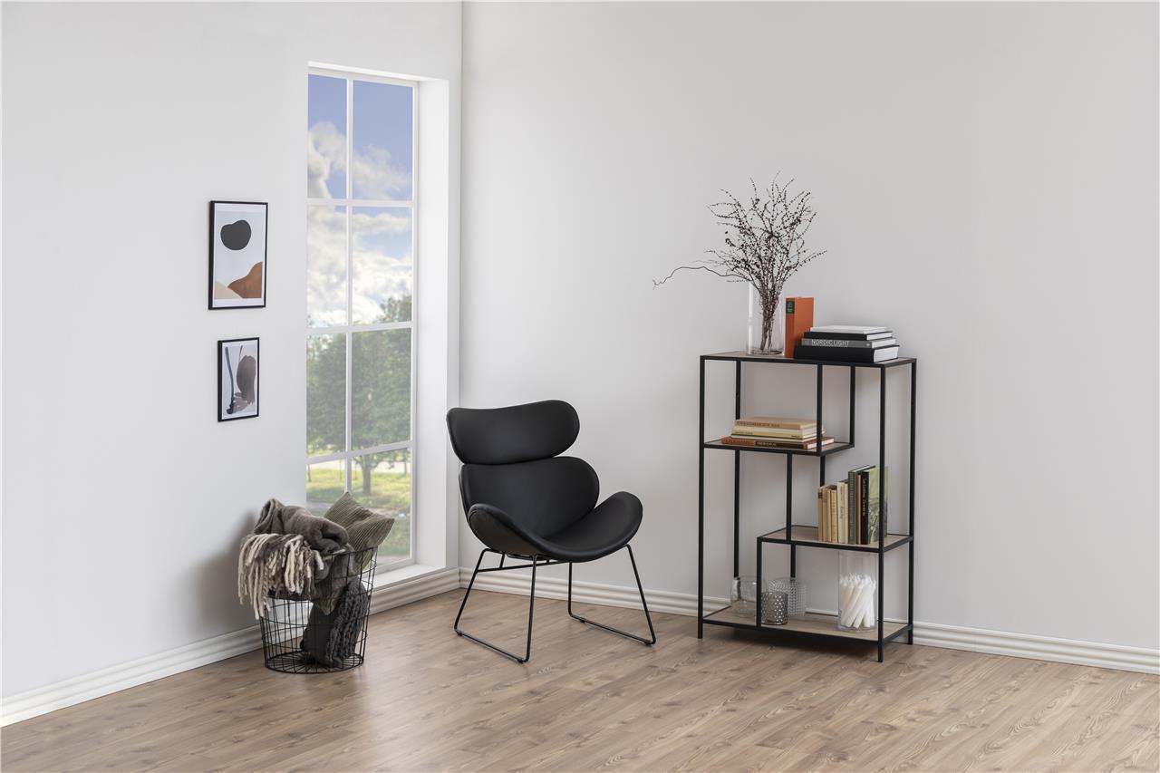 aranżacja z czarnym fotelem Cazar