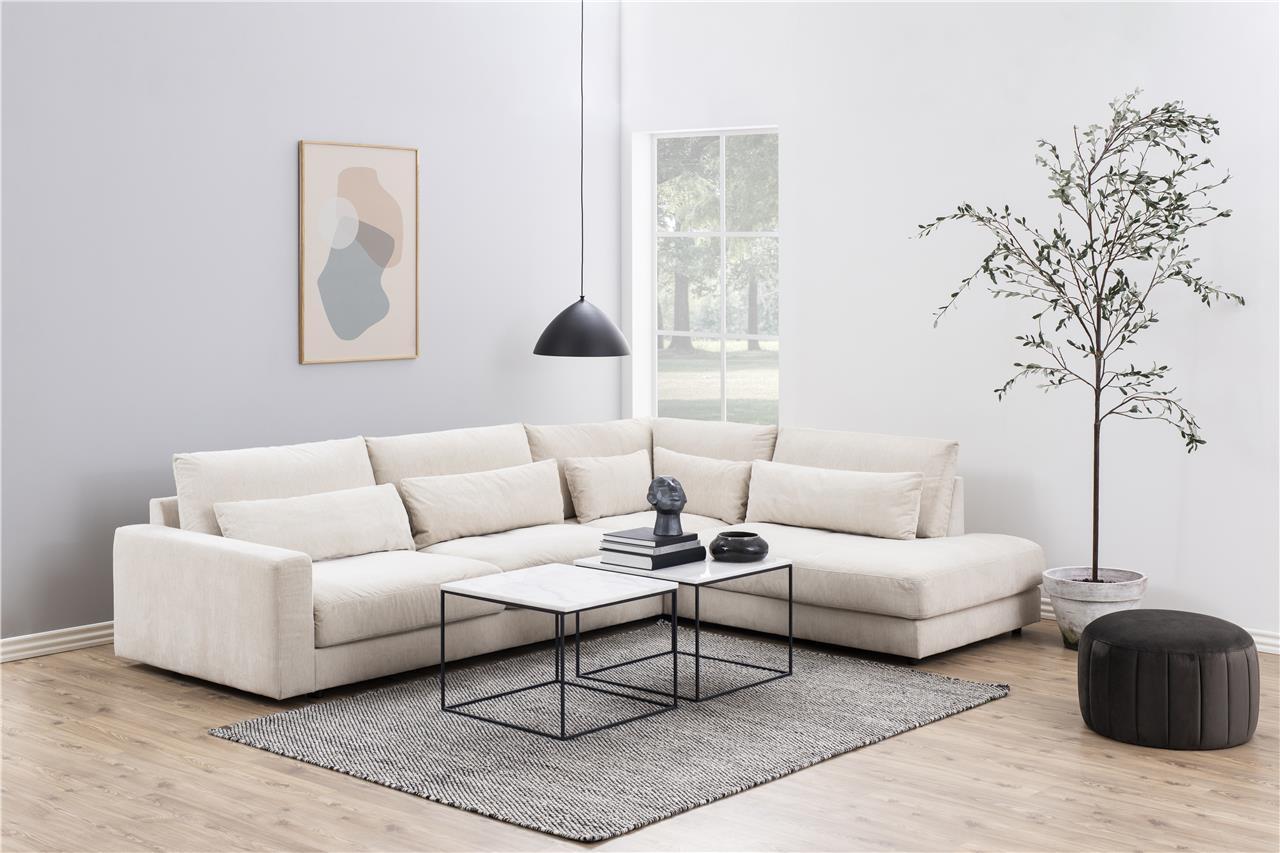 aranżacja z szarobrązową pufą