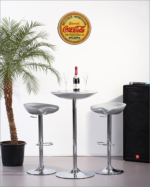 srebrny hoker do salonu