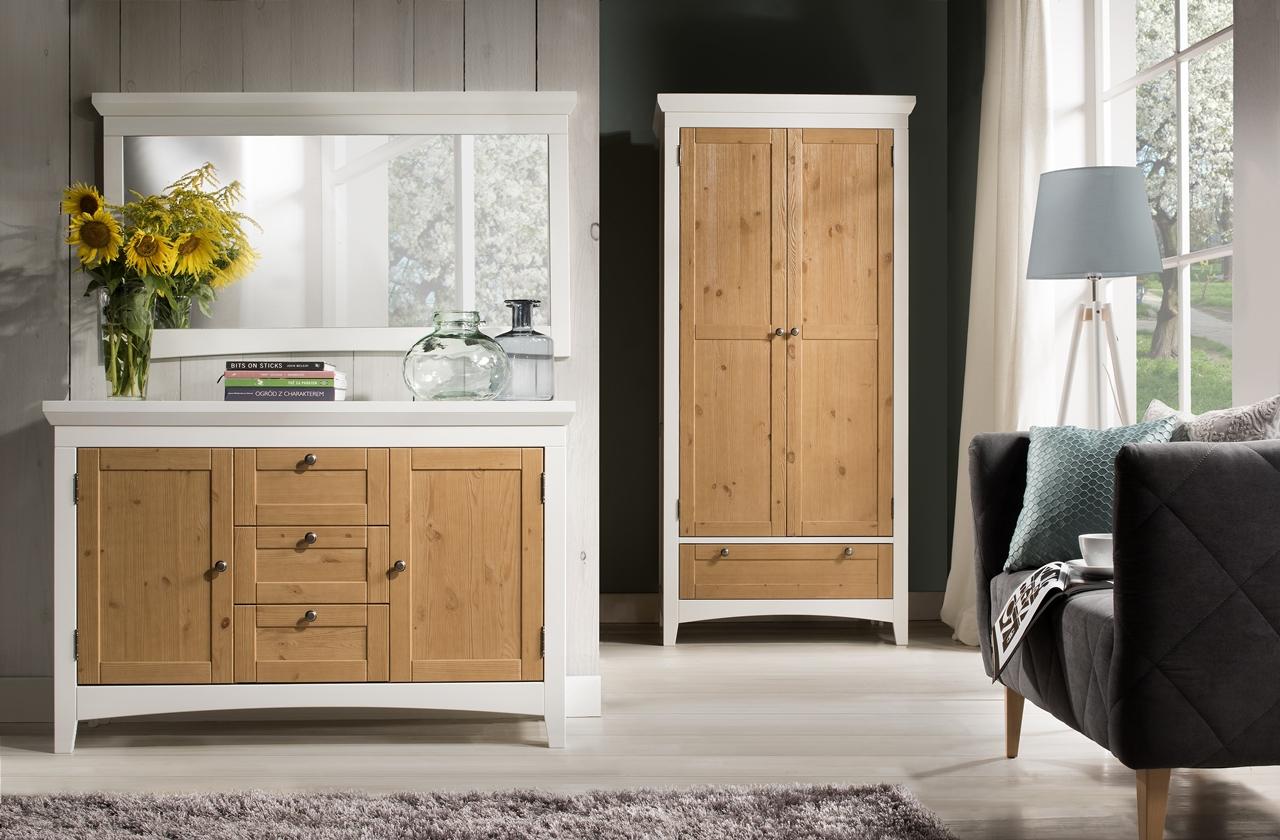 szafa z drewna sosnowego