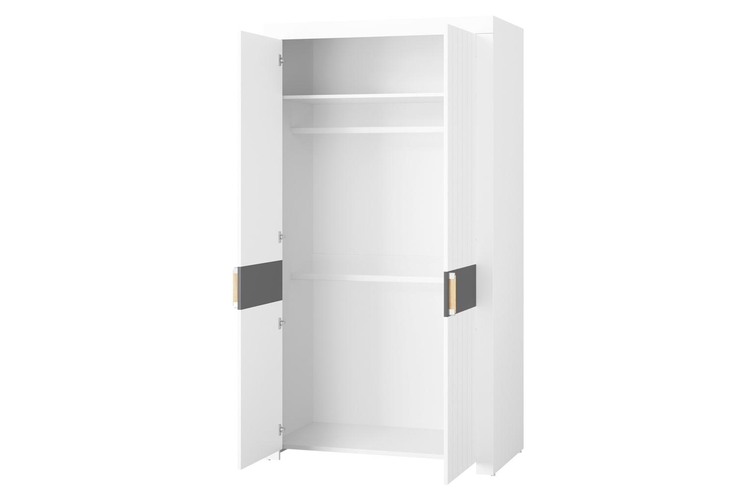 wnętrze szafy białej