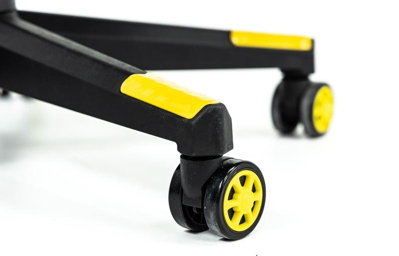 podstawa czarno-żółtego fotela dla gracza