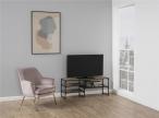 Czarny stolik RTV loft Seaford Actona asymetryczny
