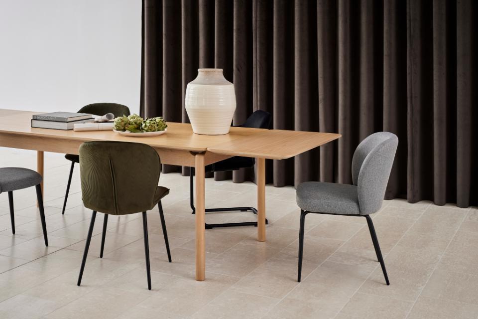 krzesła do salonu Actona