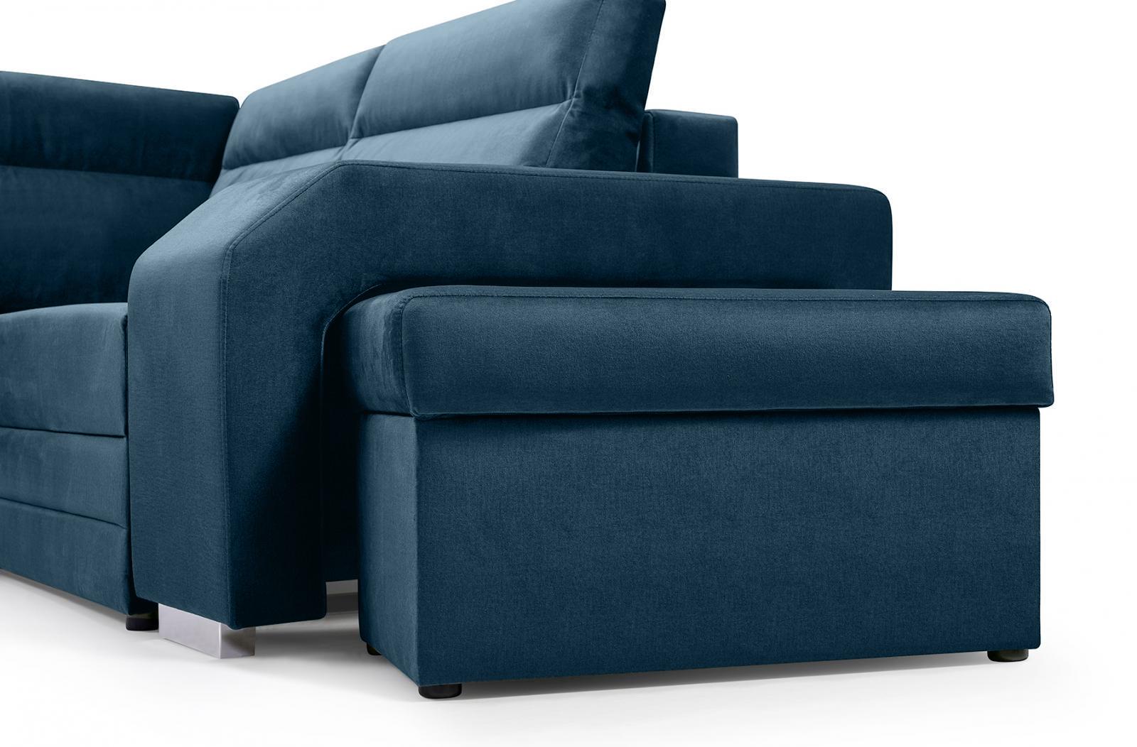 Dodatkowa pufa chowana pod podłokietnikiem