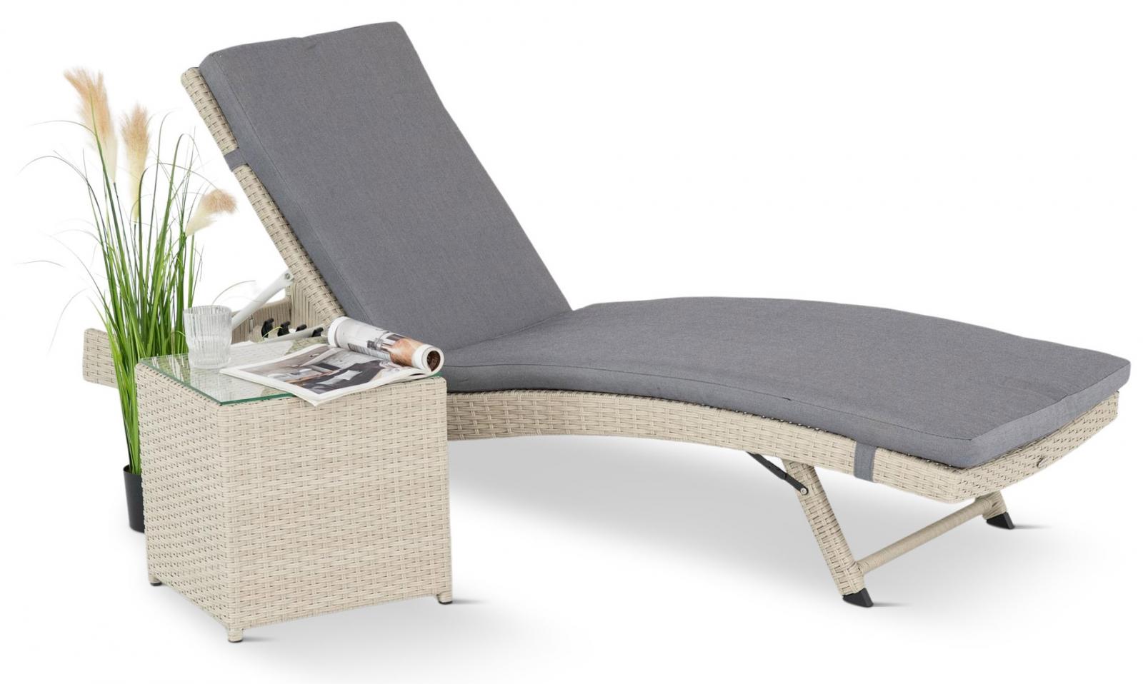 leżak ogrodowy ze stolikiem