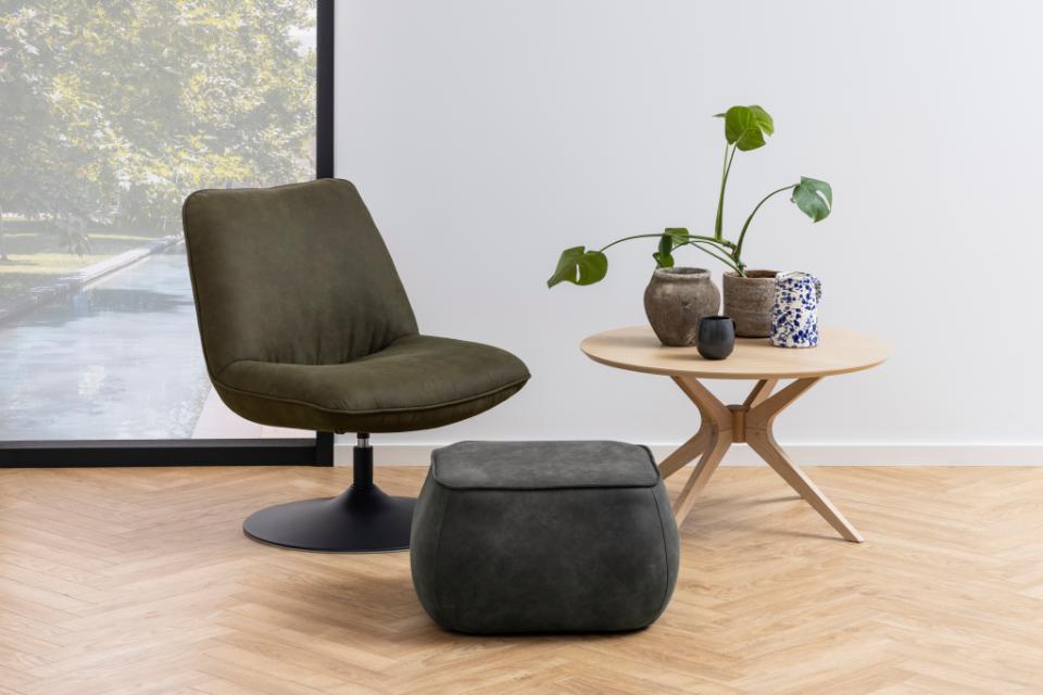 duża pufa kwadratowa Mie Actona antracytowa