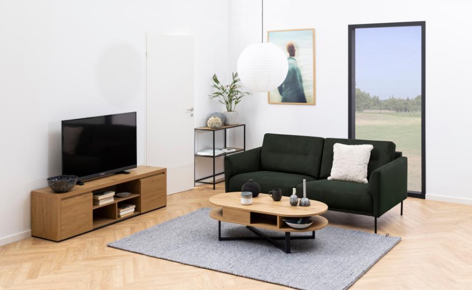 szafka pod telewizor Tottenham Actona w salonie