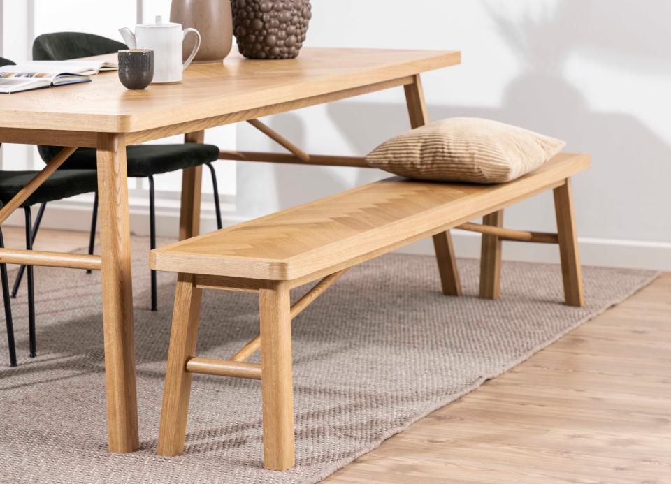 drewniana dwumetrowa ławka do wnętrz Galway Actona 